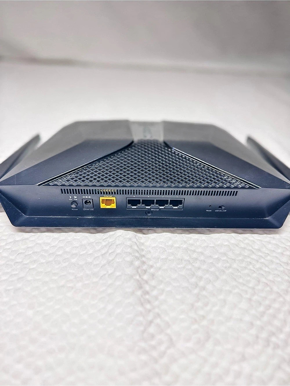 NETGEAR Nighthawk RAX35 AX3000 WiFi 6 Router - Picture 6 of 11